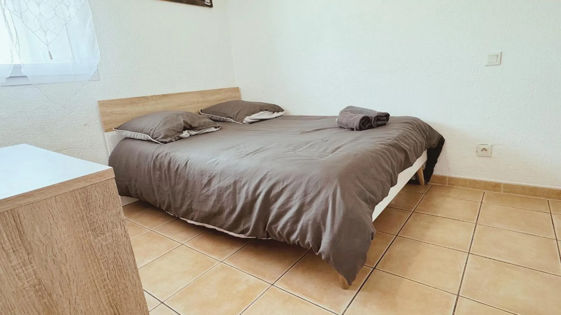 Appartement Residence Prive Avec Parking Wifi Clim Piscine Avignon 0*,  France