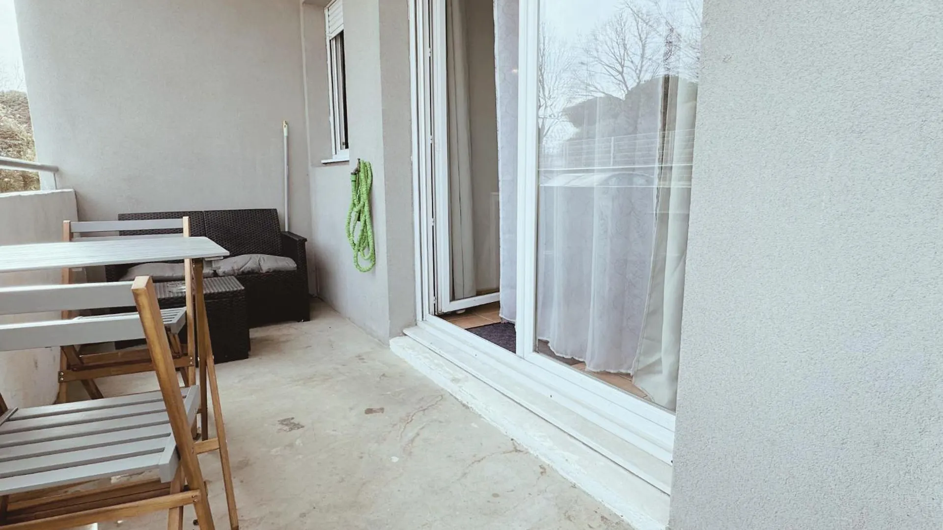 Apartment Appartement Residence Prive Avec Parking Wifi Clim Piscine Avignon France