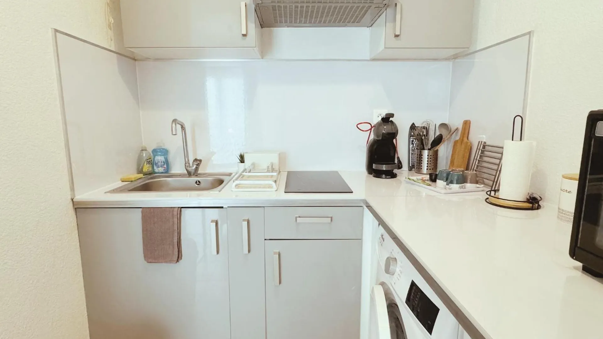 Appartement Residence Prive Avec Parking Wifi Clim Piscine Avignon Apartment