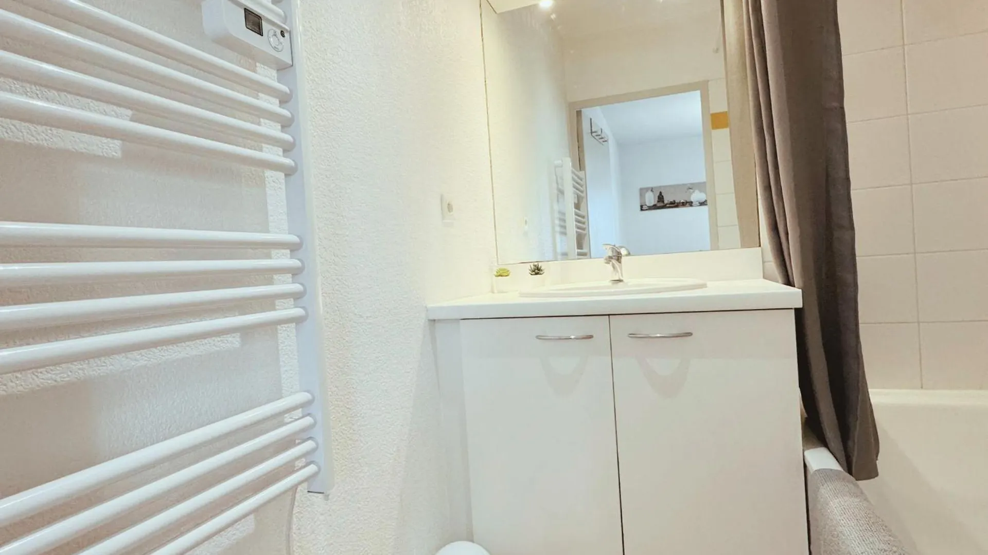 Appartement Residence Prive Avec Parking Wifi Clim Piscine Avignon 0*,  France